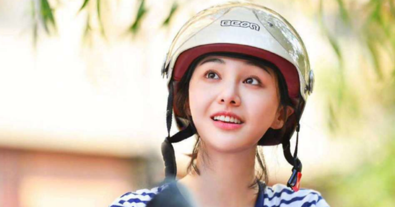 Hình ảnh minh họa một biểu tượng hoặc hoa văn trang sức đặc trưng xuất hiện trong bộ phim “Chỉ Vì Được Gặp Em”, thể hiện chủ đề thiết kế trang sức của phim
